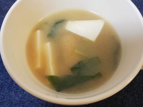 豆腐と薄揚げと小松菜の味噌汁